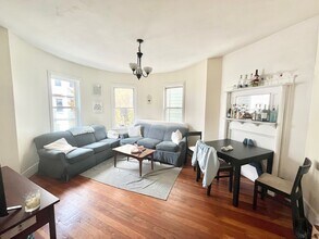 8 Carmel St, Unit 2 in Roxbury Crossing, MA - Building Photo - Building Photo