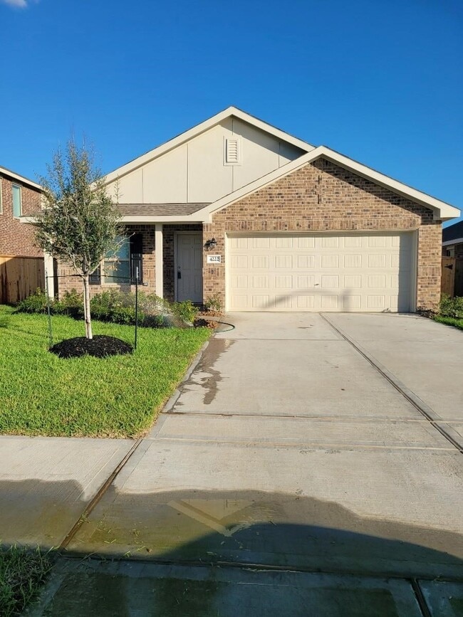 4222 Iris Jade Dr in Baytown, TX - Building Photo - Building Photo