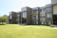 Clovertree Apartments in Flint, MI - Building Photo - Building Photo