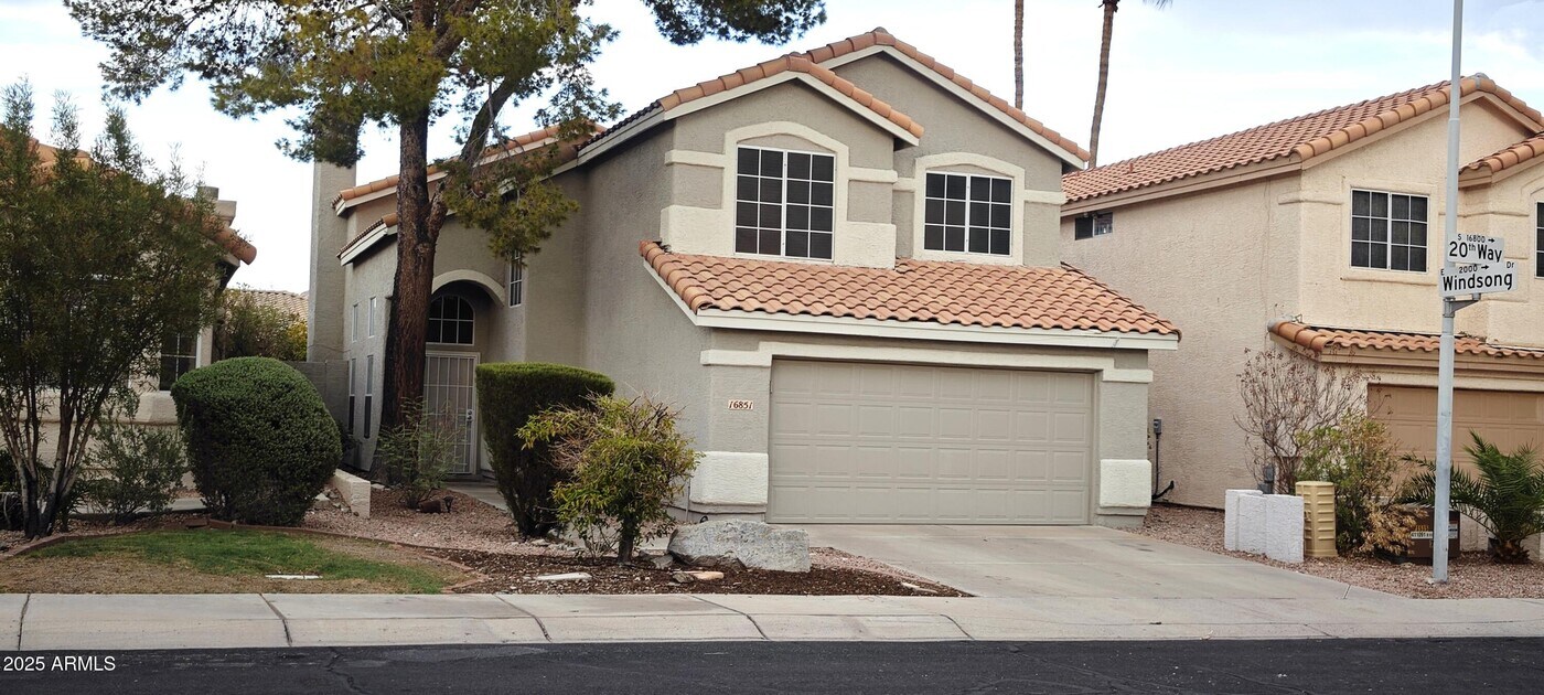 16851 S 20th Way in Phoenix, AZ - Building Photo