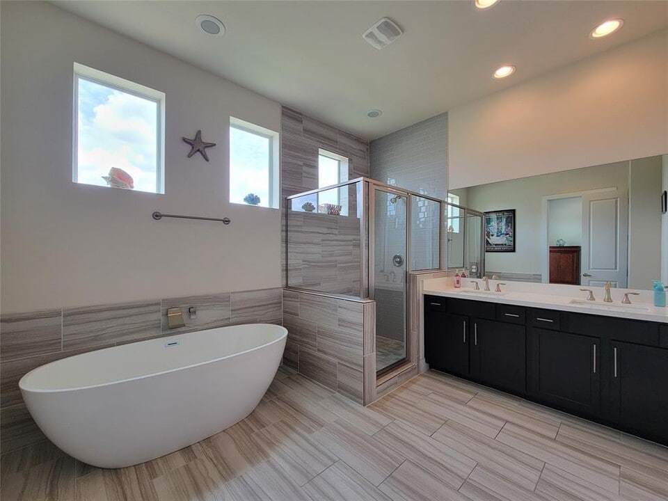 1842 Parana Dr in Houston, TX - Building Photo