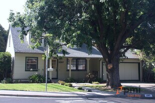 2307 Collins Ave in Pinole, CA - Building Photo