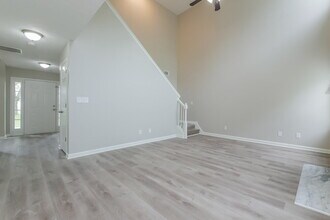 1423 Buckingham Ct in Hampton, GA - Foto de edificio - Building Photo