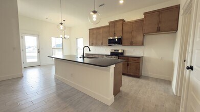 3700 N Wiley Dr in Siloam Springs, AR - Building Photo - Building Photo