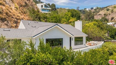 8353 Sunset View Dr in Los Angeles, CA - Building Photo - Building Photo