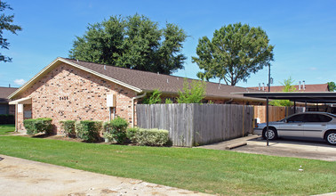 Heather Glen Townhomes in Beaumont, TX - Building Photo - Building Photo