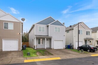 12584 SE Ramona St in Portland, OR - Building Photo - Building Photo