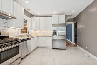 6236 W Cornelia Ave in Chicago, IL - Building Photo - Building Photo