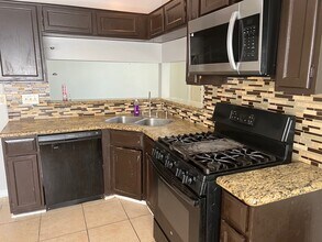 6111 Quiet Village Ct in Houston, TX - Building Photo - Building Photo