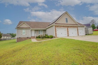 74 Jaylin Oaks Dr in Spring Lake, NC - Building Photo - Building Photo