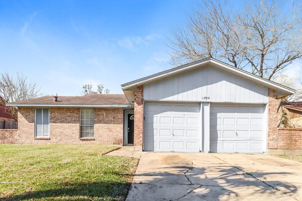 15910 Blueridge Rd in Missouri City, TX - Building Photo