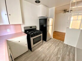 422 S Willaman Dr, Unit 6 in Los Angeles, CA - Building Photo