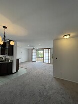 6455 La Jolla Blvd in San Diego, CA - Building Photo