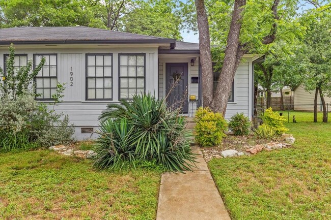 property at 1902 W 33rd St