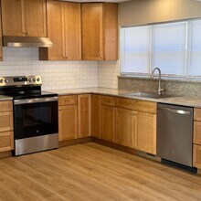 2006 S Roanoke Ave in Springfield, MO - Foto de edificio - Building Photo