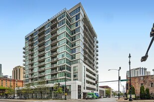 50 E 16th St in Chicago, IL - Building Photo