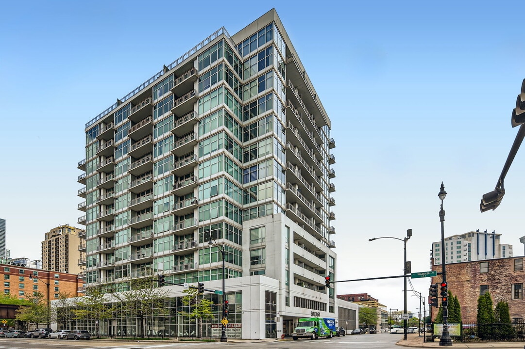 50 E 16th St in Chicago, IL - Building Photo