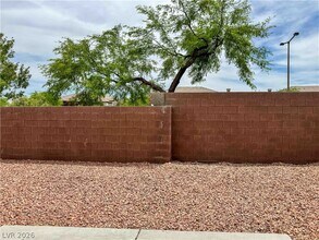 10633 Foggy Glen Ave in Las Vegas, NV - Building Photo - Building Photo