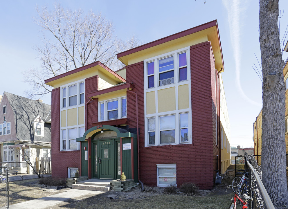 2709 Blaisdell Ave in Minneapolis, MN - Foto de edificio