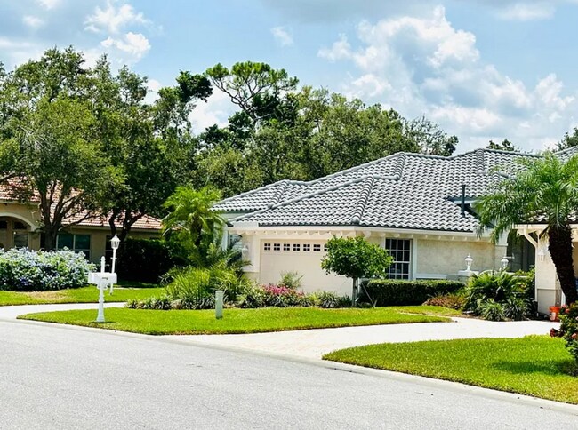5010 Hanging Moss Ln in Sarasota, FL - Building Photo - Building Photo