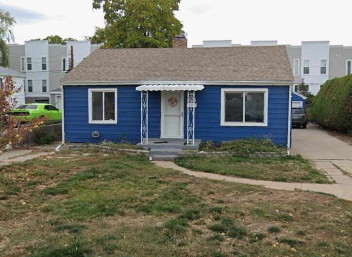 68 S Lakeview Dr in Clearfield, UT - Building Photo