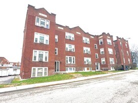 7166 Lyndover Pl, Unit C in Maplewood, MO - Building Photo