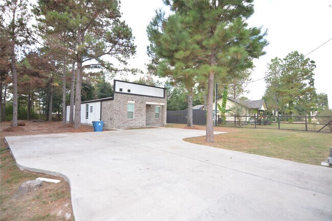 43699 Old Houston Hwy in Prairie View, TX - Building Photo - Building Photo