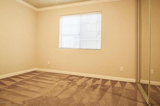 5510 Owensmouth Ave-Unit -209 in Los Angeles, CA - Building Photo - Building Photo