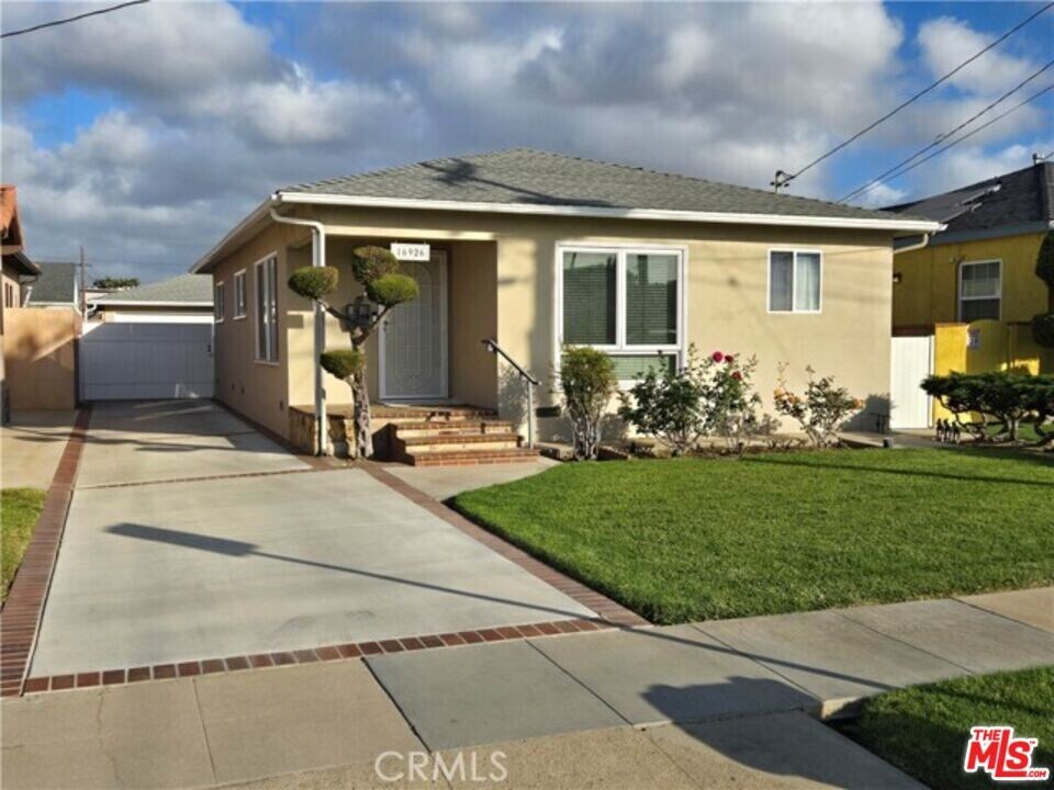 16926 La Salle Ave in Gardena, CA - Building Photo