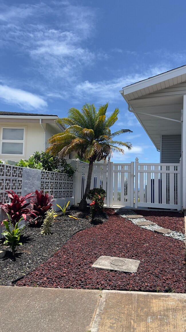 1273 Aupupu Pl, Unit B in Kailua, HI - Foto de edificio - Building Photo