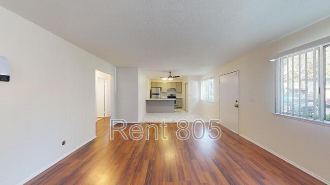 2585 Anchor Ave in Port Hueneme, CA - Foto de edificio - Building Photo