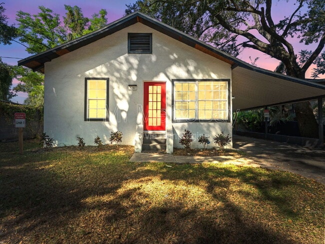 8210 N Klondyke St in Tampa, FL - Building Photo - Building Photo
