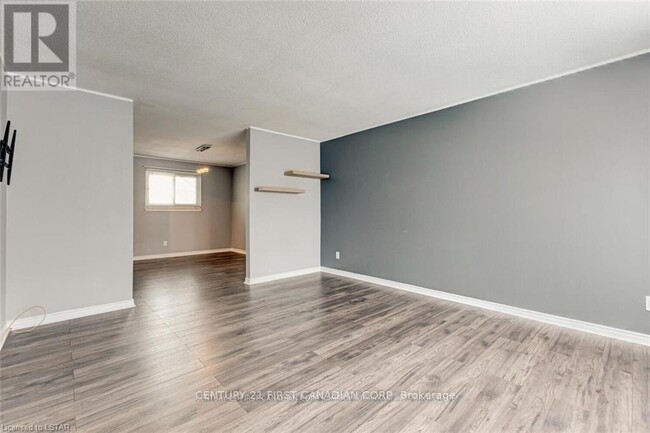 1536 Limberlost Rd in London, ON - Building Photo - Building Photo