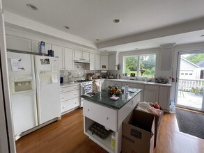 15 Gill St in Exeter, NH - Building Photo - Building Photo