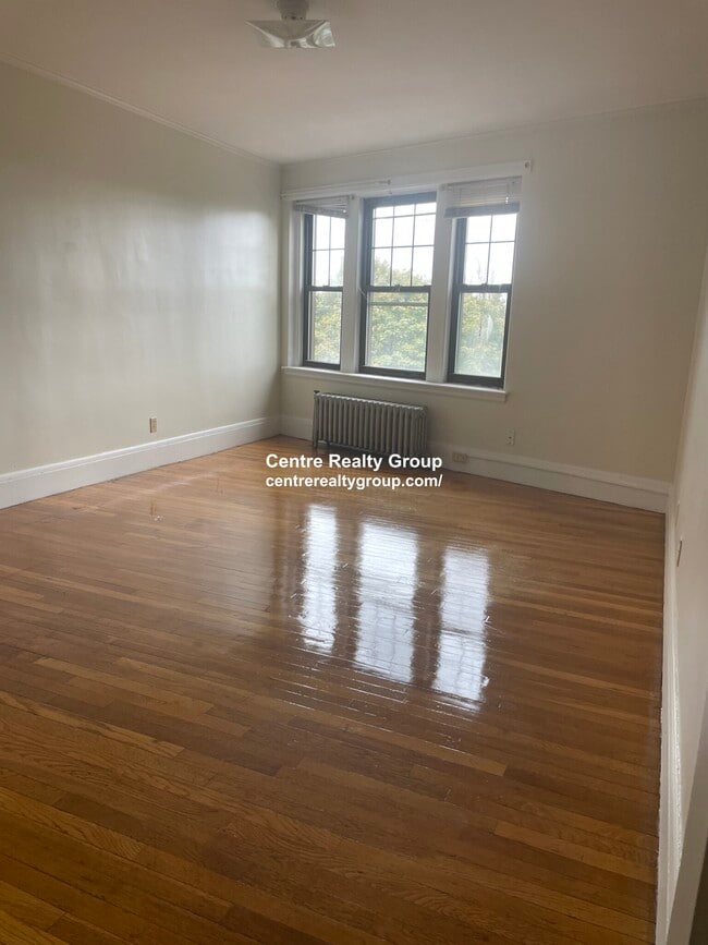 347 Pleasant St, Unit Charming
