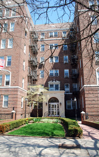 Emory House in Brooklyn, NY - Foto de edificio - Building Photo