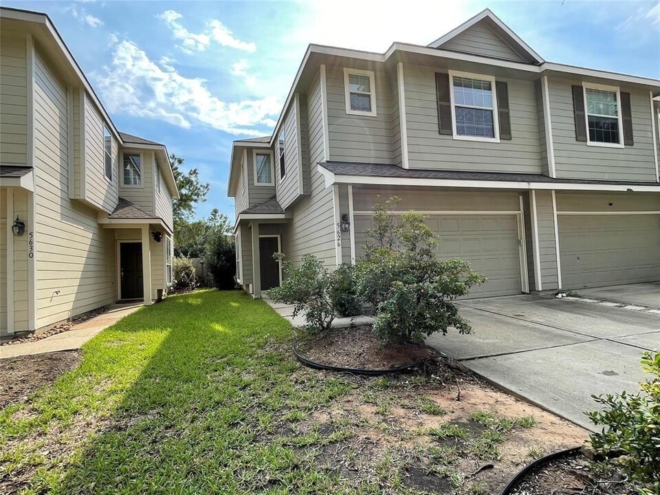 5626 Claybeck Ln in Katy, TX - Foto de edificio