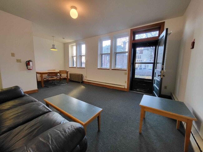 109 Sage Pl, Unit 1 in Ithaca, NY - Building Photo - Building Photo