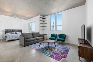 234 NE 3rd St, Unit 1704 in Miami, FL - Building Photo