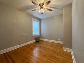 5901-5911 W Huron St in Chicago, IL - Foto de edificio - Building Photo