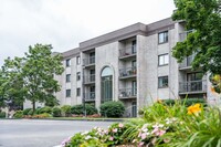 Shrewsbury Commons in Shrewsbury, MA - Foto de edificio - Building Photo