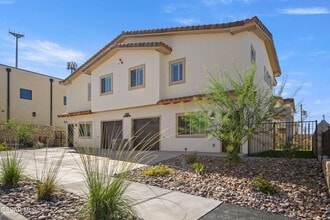 6305 Palo Verde Pl in El Paso, TX - Building Photo - Building Photo