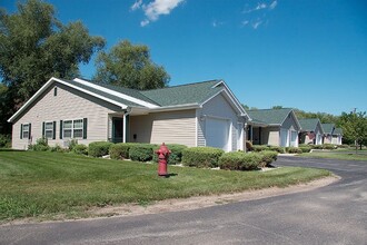 ASHBURY FARMS in Fond du Lac, WI - Building Photo - Building Photo