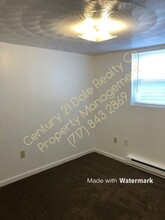 3086 Staunton Ave-Unit -Apt D in Dover, PA - Building Photo - Building Photo