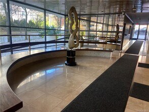 10 Cottage Pl-Unit -2F in White Plains, NY - Building Photo - Building Photo