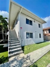 930 SW 7th Ave in Miami, FL - Building Photo - Building Photo
