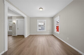 330 W Ostrander Ave in Syracuse, NY - Building Photo - Building Photo