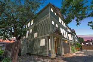 2003 Wichita St in Houston, TX - Building Photo