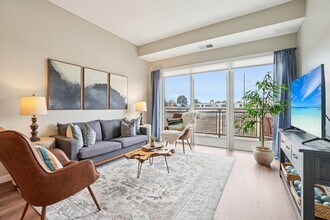 Lyra Apartments in Centennial, CO - Foto de edificio - Building Photo