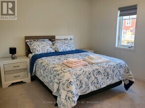 8 Hills Thistle Dr in Wasaga Beach, ON - Building Photo - Building Photo